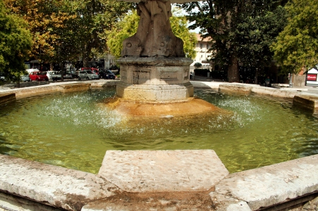 Fontana piazza mastai 9